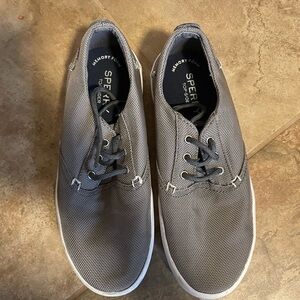 Sperry boys Gray Boat Shoes 3 youth bodie